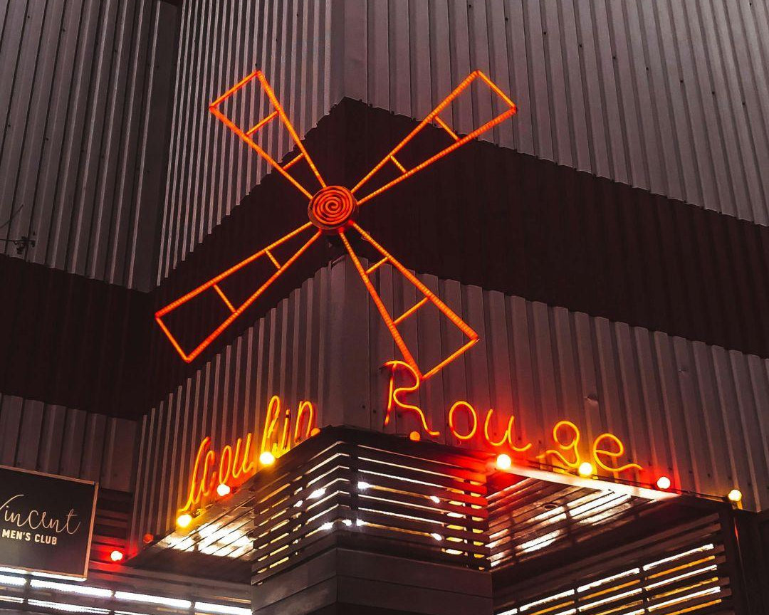 8 Of the Coolest Neon Signs Around The World - Neonific